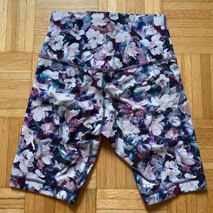 lululemon 8” ALIGN HR SHORTS Size 4